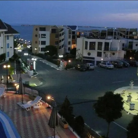 Fancy In Chateau Nessebar Complex With A Sea View , Only 100m From The דירה